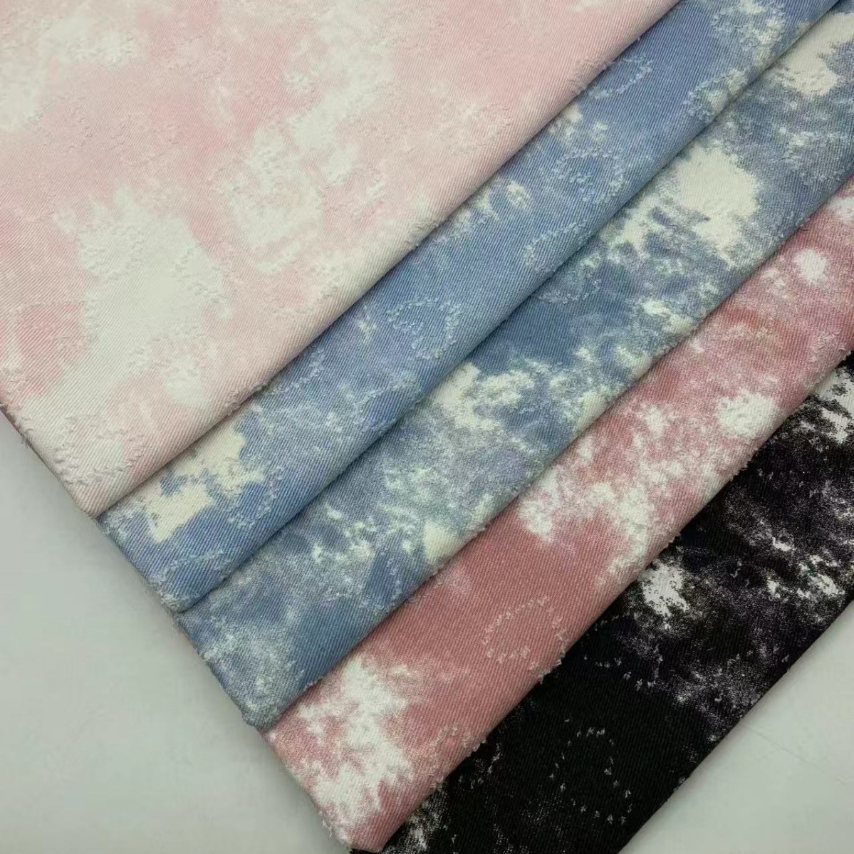 Blue Sky White Clouds Tie Dye  - Sewing Tie Dye recension och pris